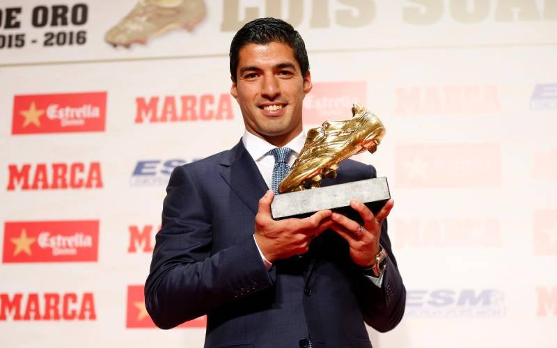 Luis Suárez gold shoes